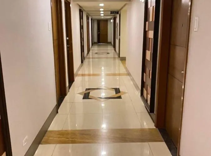 Scandi Minimalist At Mckinley Hill Near Bgc 아파트호텔 4*