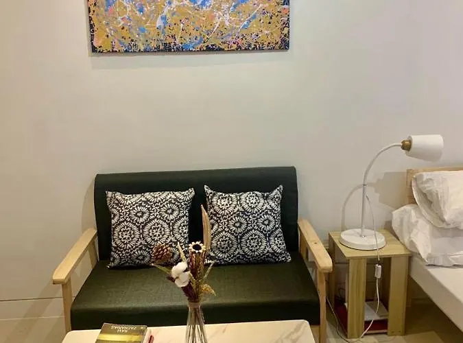 Scandi Minimalist At Mckinley Hill Near Bgc 4*